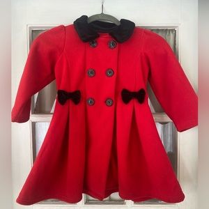 PRISTINE 4T Girls coat. Machine washable. Perfect for the holidays.